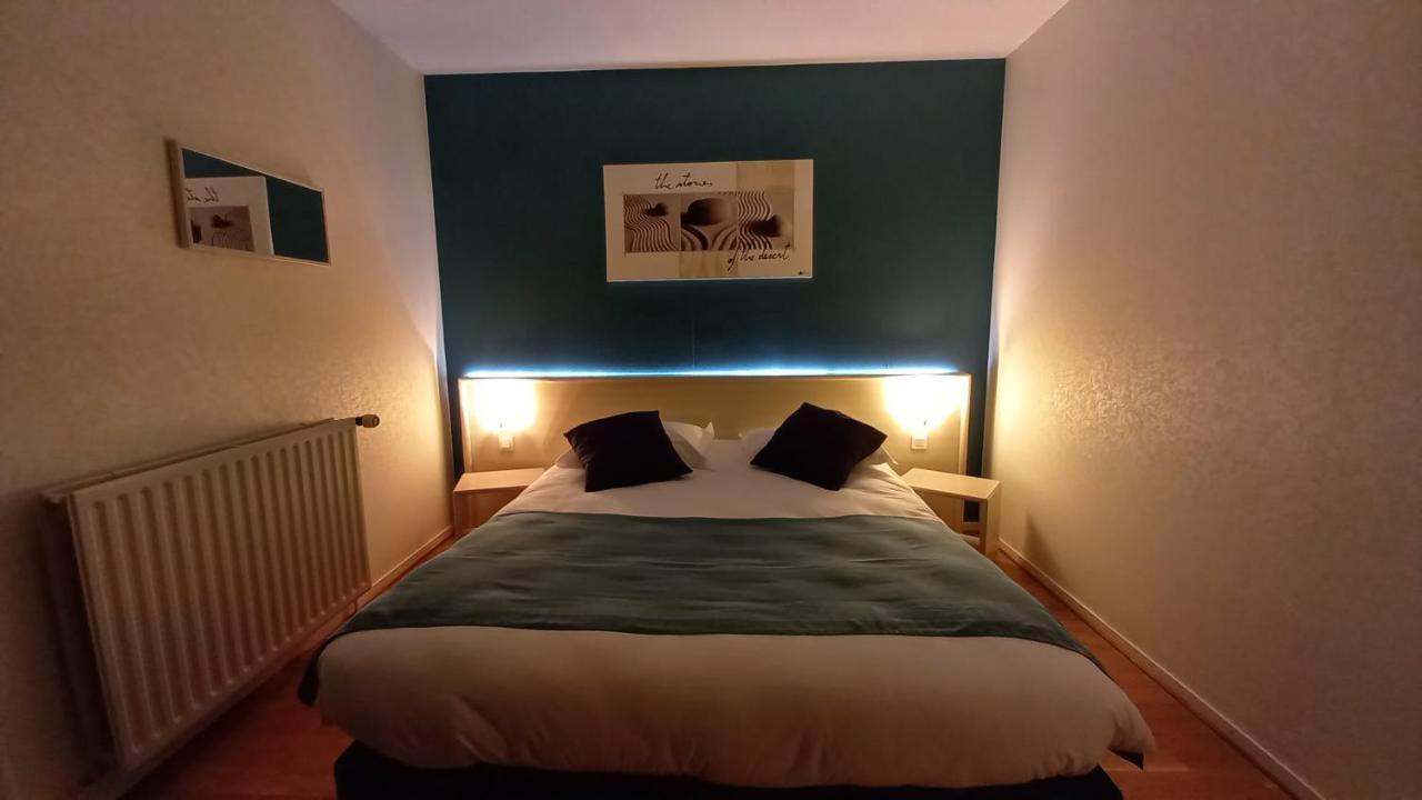 Etesia Hotell Feurs Eksteriør bilde