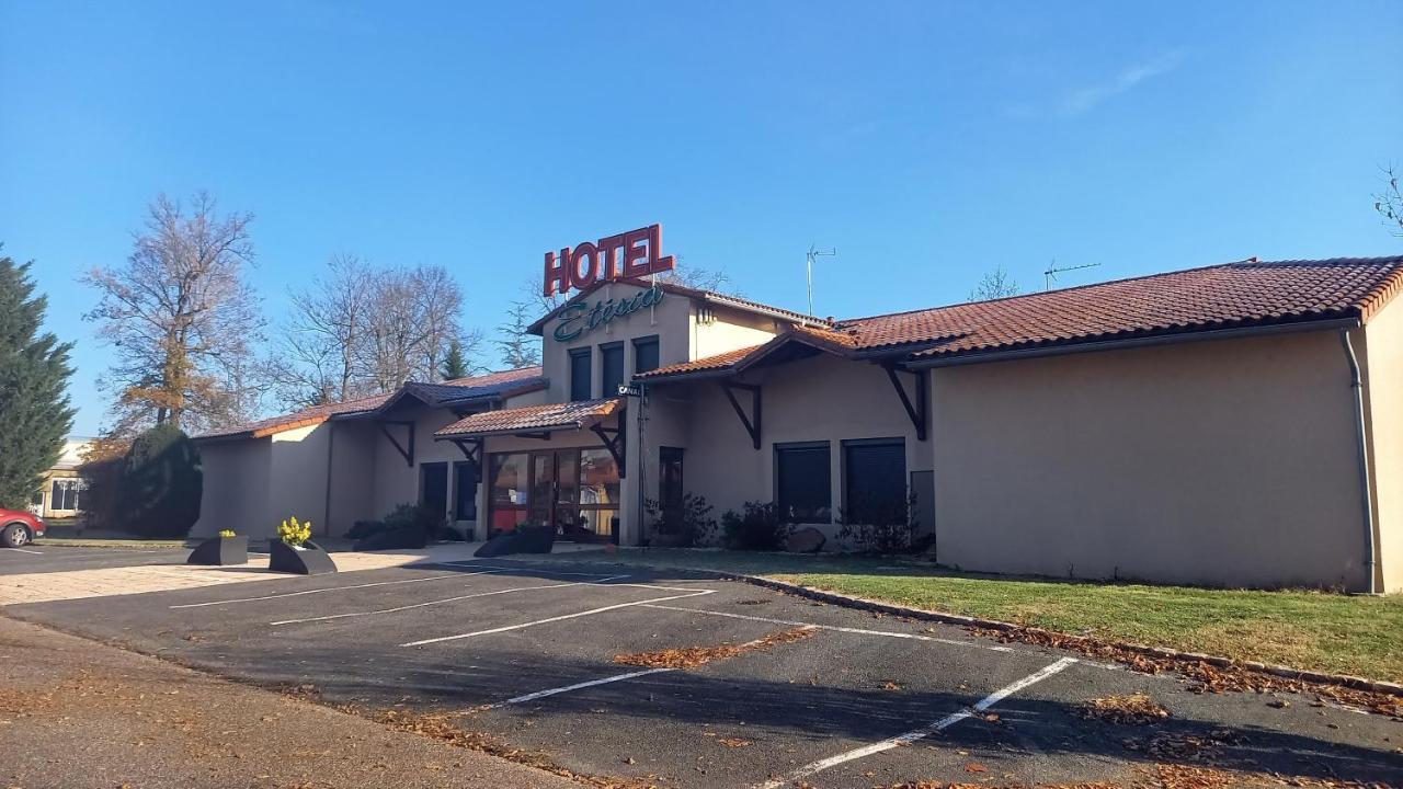 Etesia Hotell Feurs Eksteriør bilde