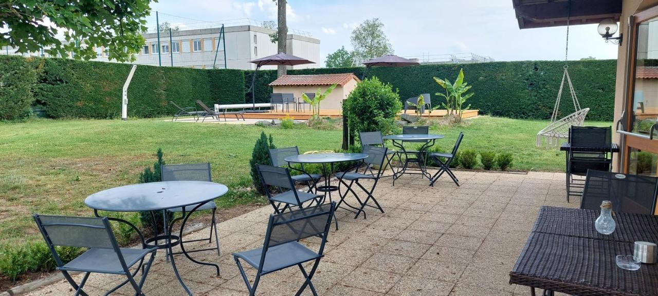 Etesia Hotell Feurs Eksteriør bilde